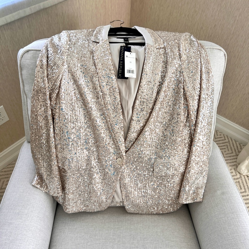 Beautiful Banana Republic Sequin Blazer Brand new.